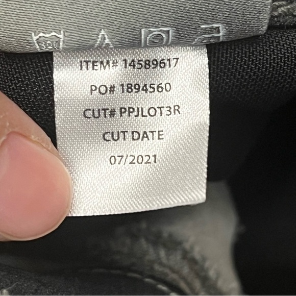 Torrid bombshell skinny distressed jeans - Picture 4 of 6